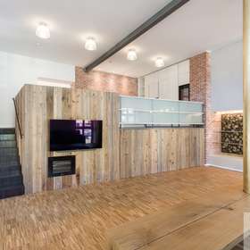 Aufgang Küchen-Galerie