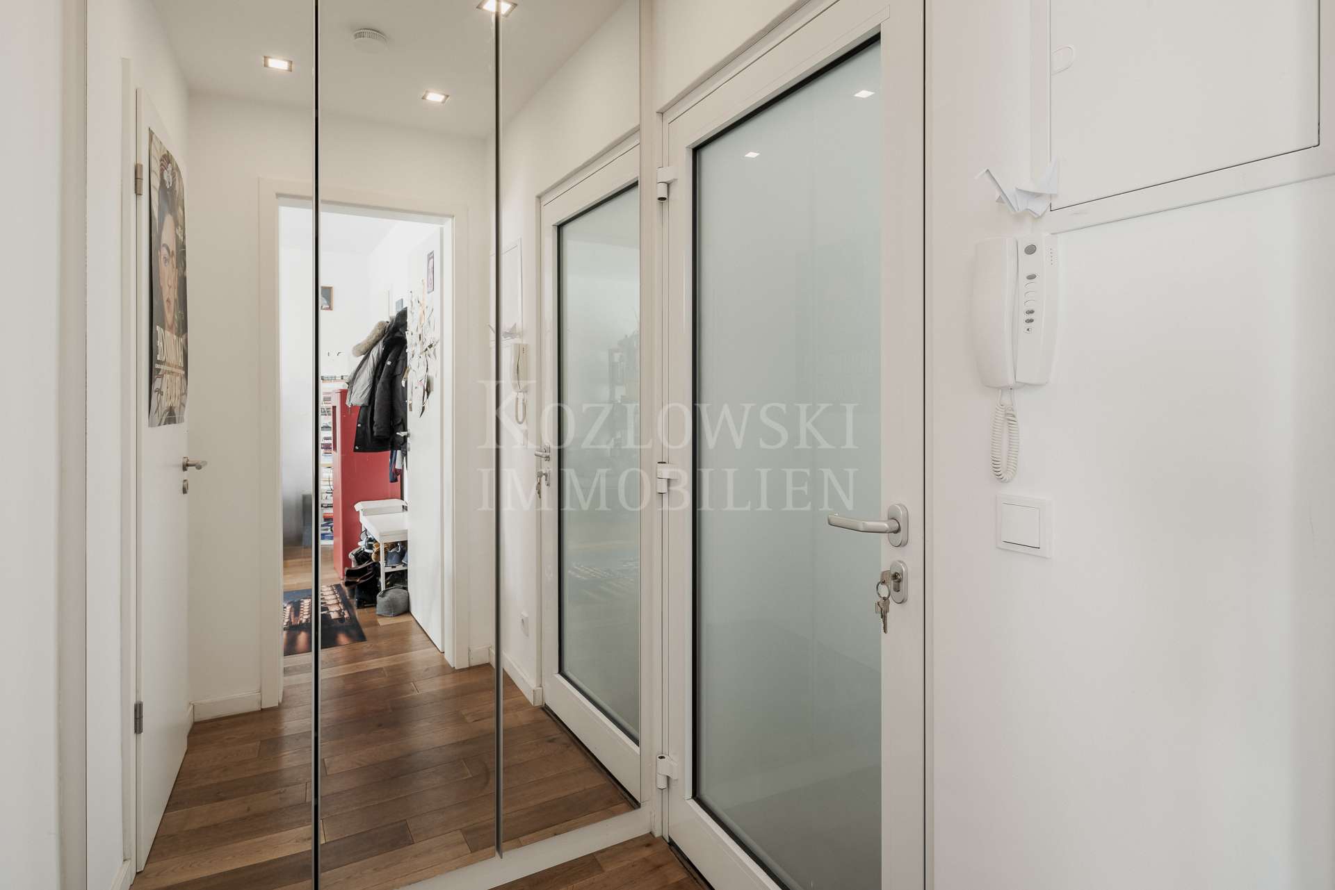 Entrée mit Spiegelschrank