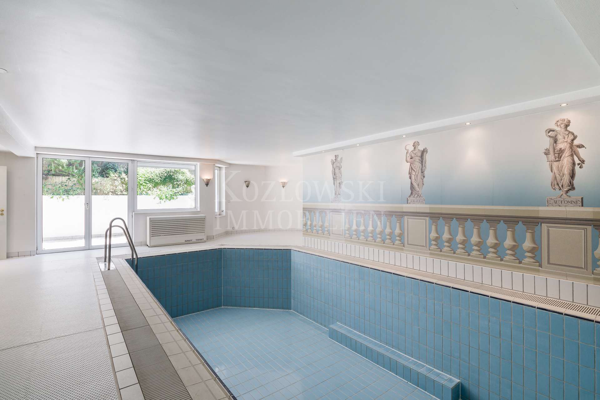 Indoor-Pool ( 3 x 9 Meter)