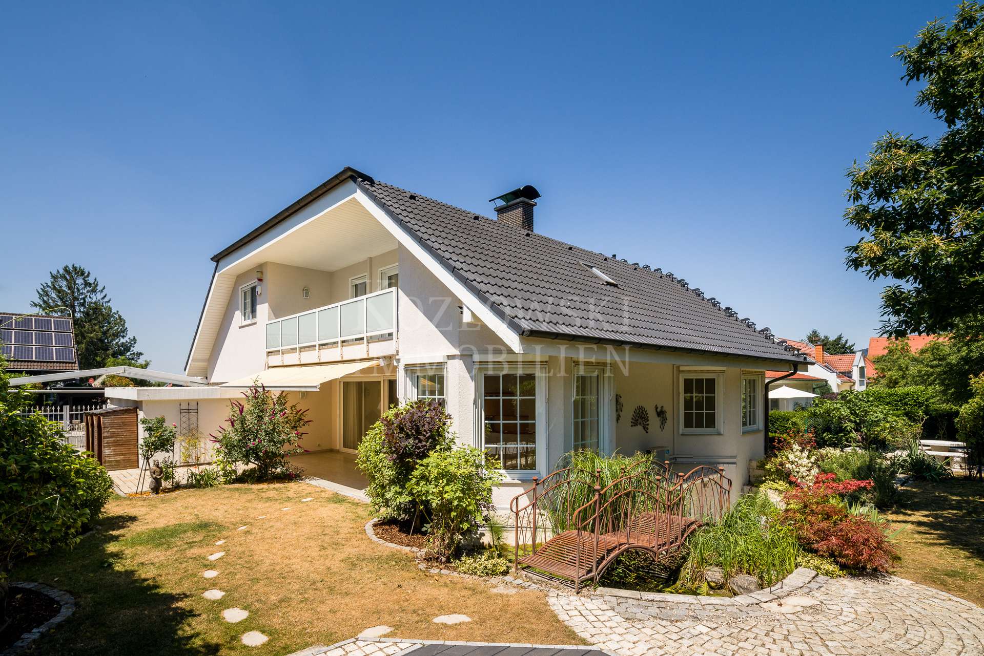 Villa - Gartenansicht