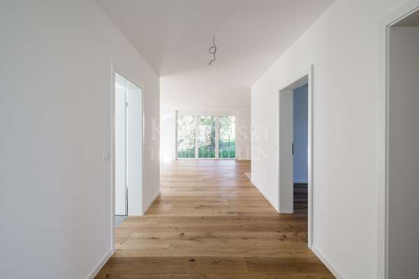 thumbnail von Im Neubau-Stadthaus – Attraktive Terrassenwohnung mit kleinem Privatgarten!