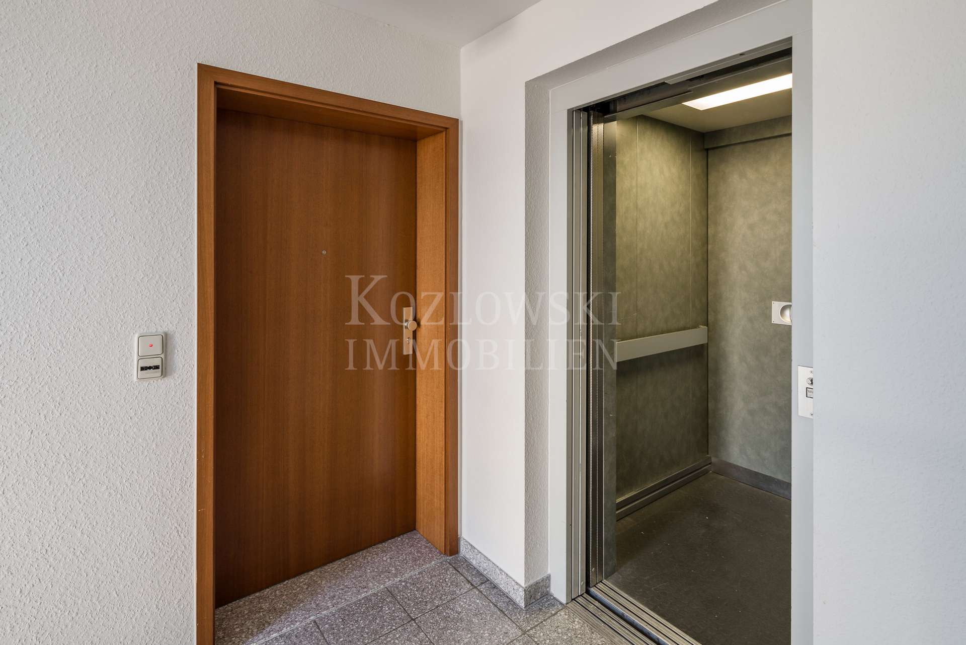 Dachgeschoss - 2 ZKB links