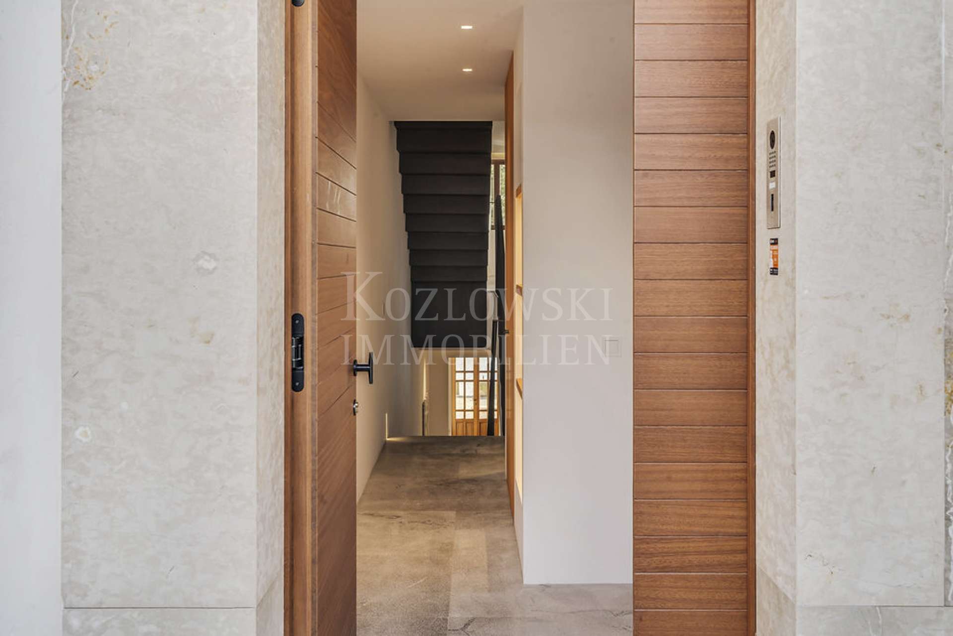 Herzlich Willkommen (Hintereingang)