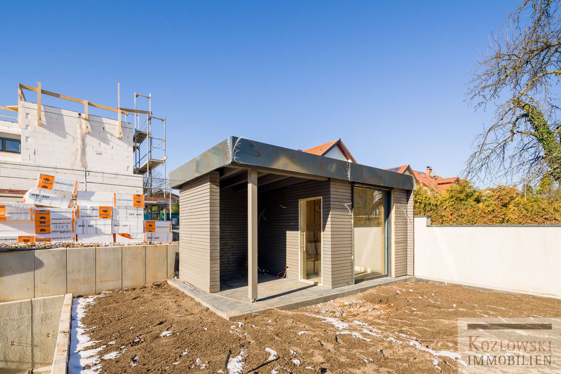 Saunahaus mit Dusche