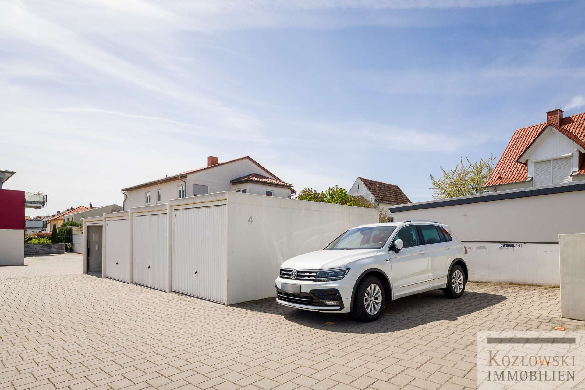 1 Garage mit 2 Stellplätze