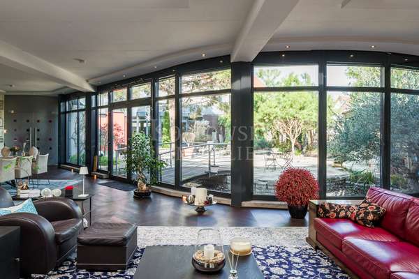 thumbnail von Lifestyle auf 5 Sterne Niveau – Einzigartiges Atrium-Anwesen mit Spa-Bereich!