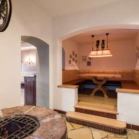 Sitzecke nebst Brunnen