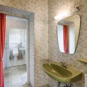 Gäste-WC mit Vorraum