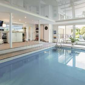 Indoor-Pool
