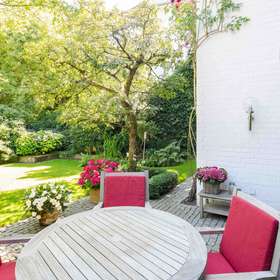 Terrasse mit herrlichem Garten