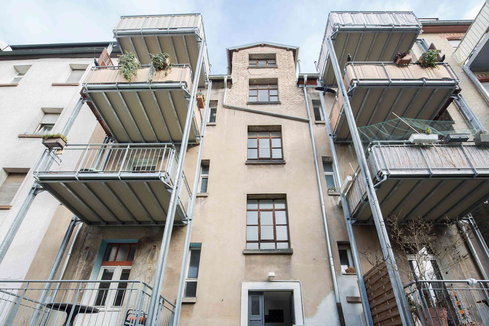 Fassade mit Balkonen