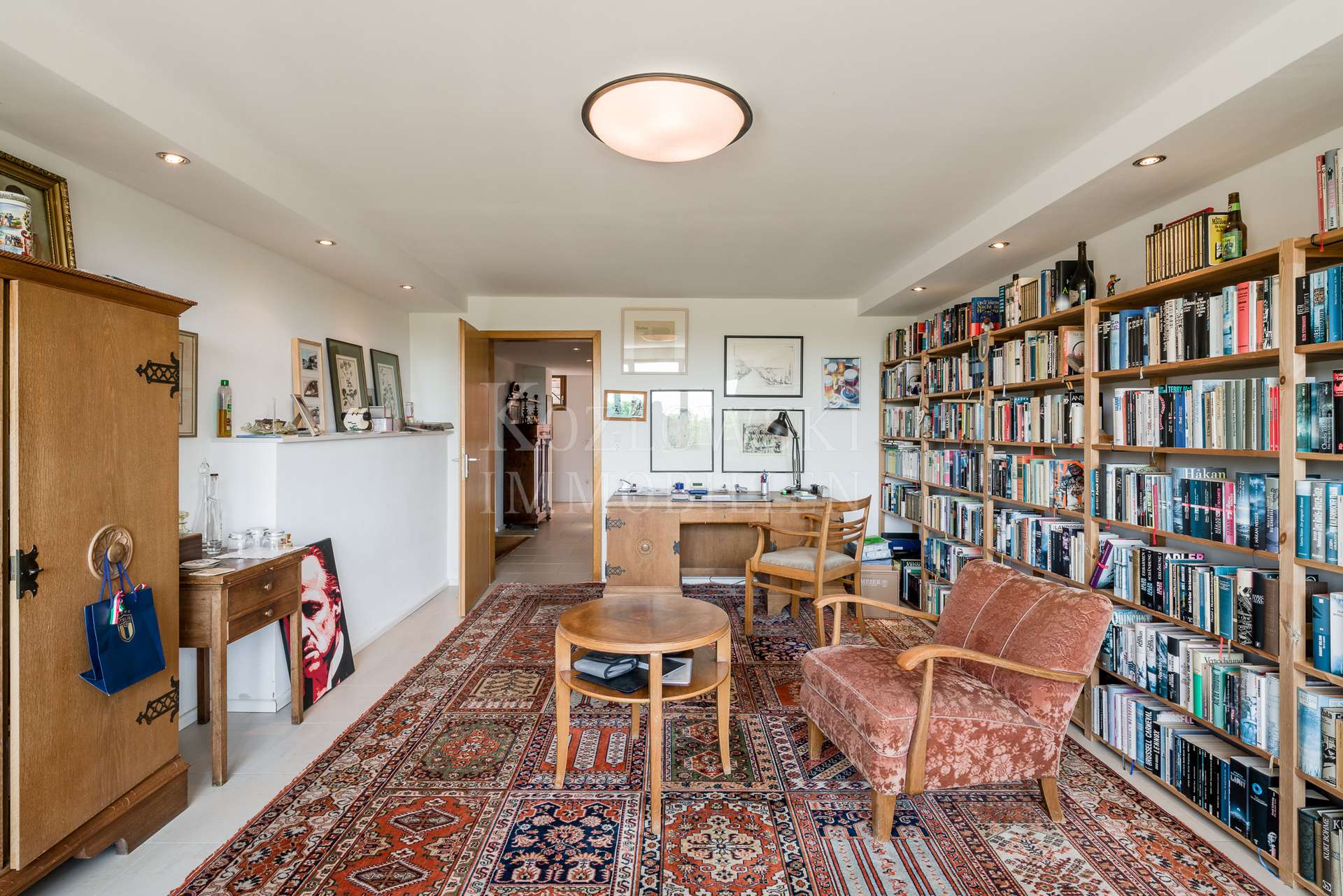 großes Arbeitszimmer