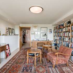 großes Arbeitszimmer