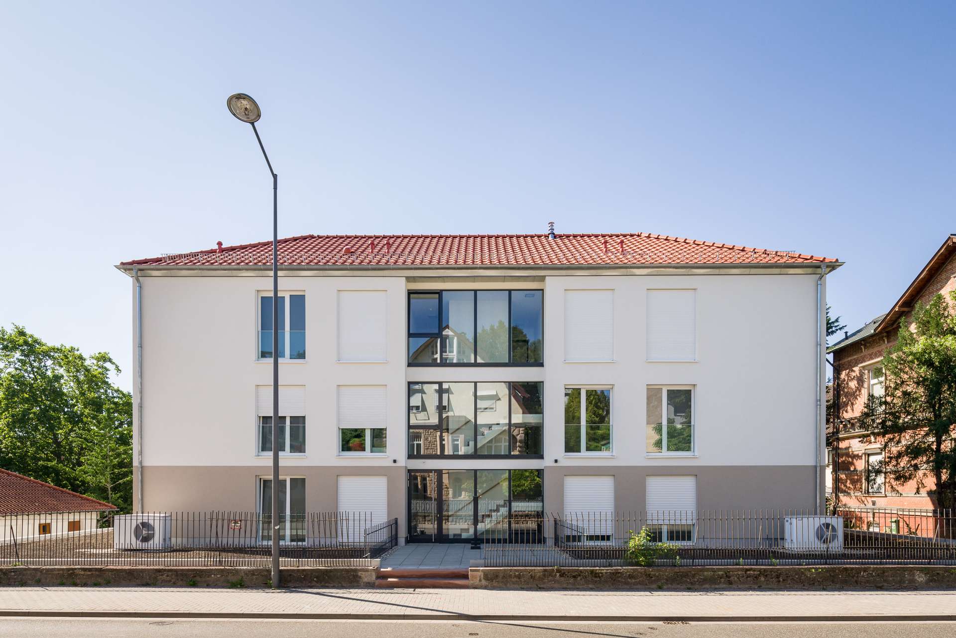 Maximilian - Straßenansicht