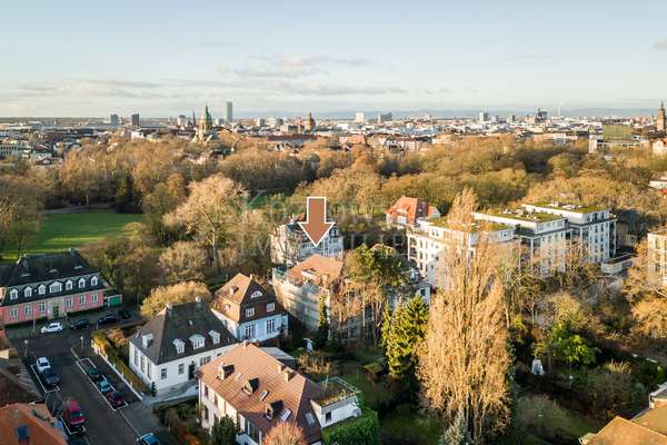 thumbnail von Gestalten Sie Ihr Luxusdomizil am Luisenpark – 3-Familien-Stadtvilla im veredelten Rohbau!