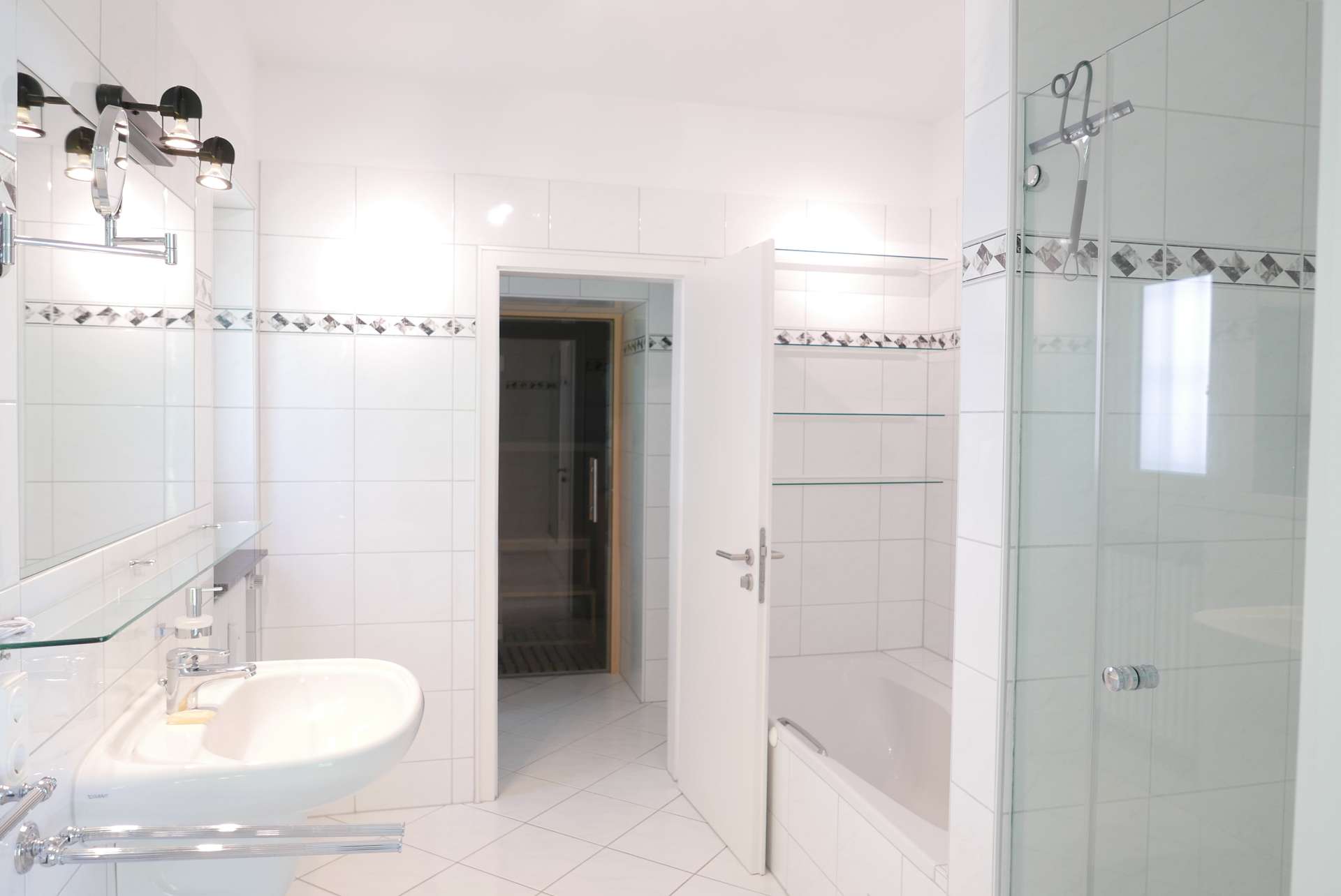 mit ensuite Tageslichtbad - GG