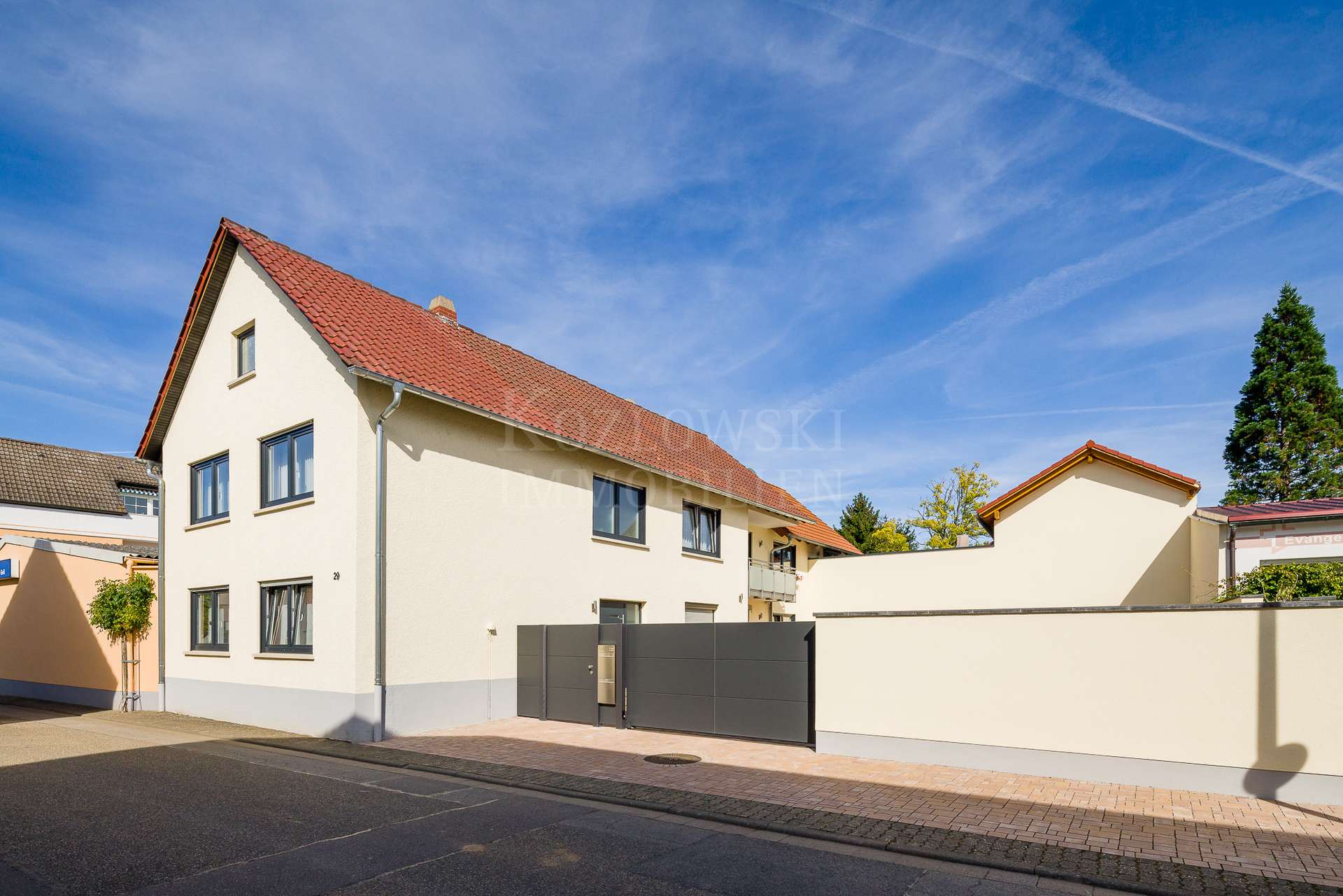 Straßenansicht