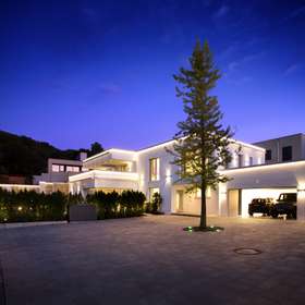 Designvilla by night