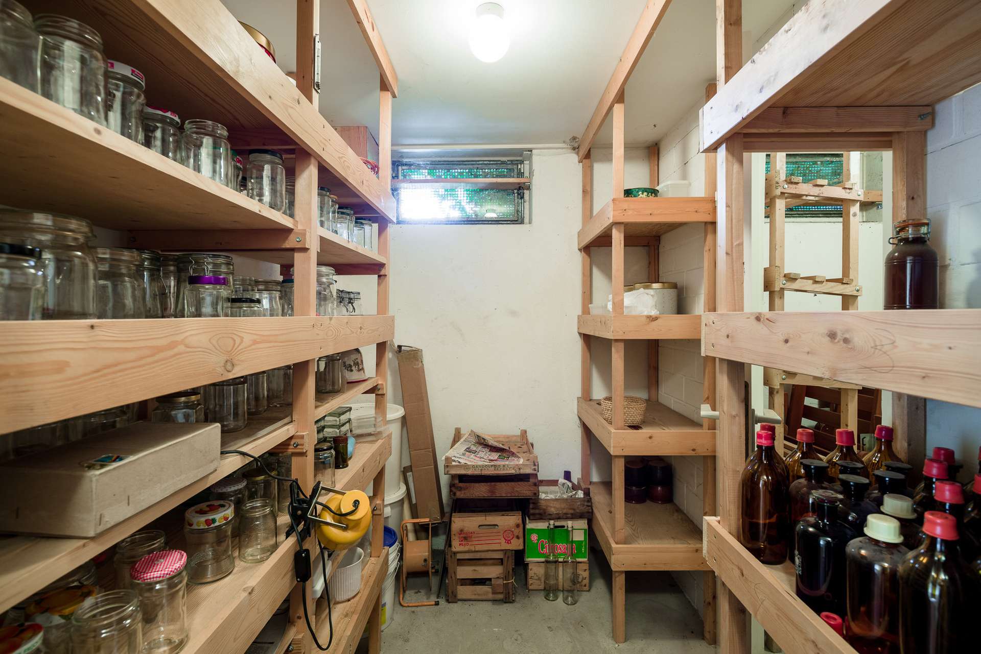 Kellerraum I von III