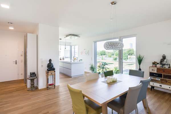 thumbnail von Design-Architektur mit Rheinblick – Premium-Terrassenwohnung mit Lift, EBK und 2 TG!